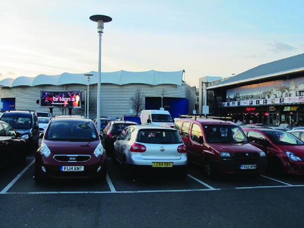 XY LED | Advertising Screen at Dockside Outlet